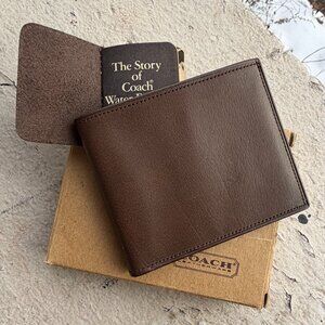 COACH Vintage Water Buffalo Mens Breast Pocket Bifold Wallet Never Used Booklet